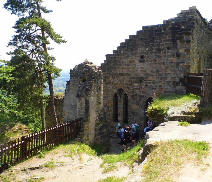 2.9.2018 Hrad Valdštein, veže a zámok Hrubá skála