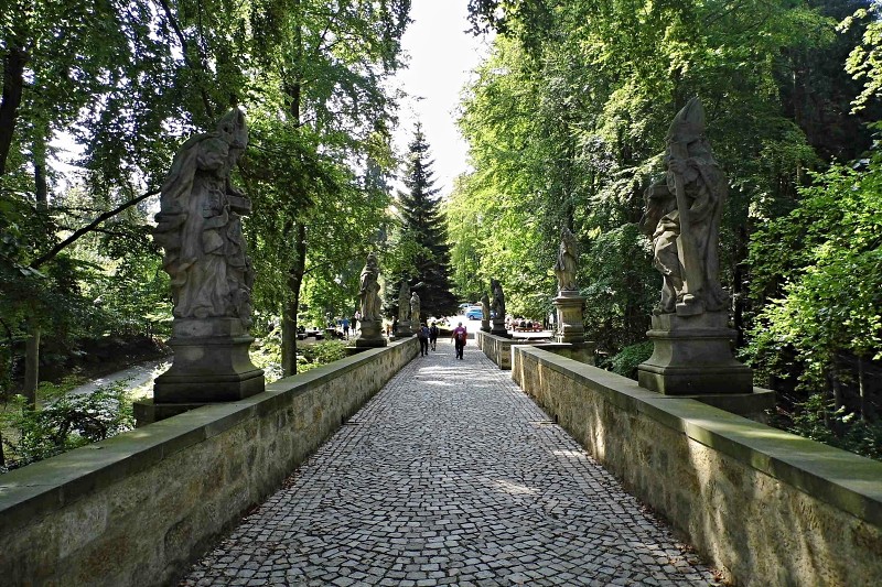 2.9.2018 Hrad Valdštein, veže a zámok Hrubá skála