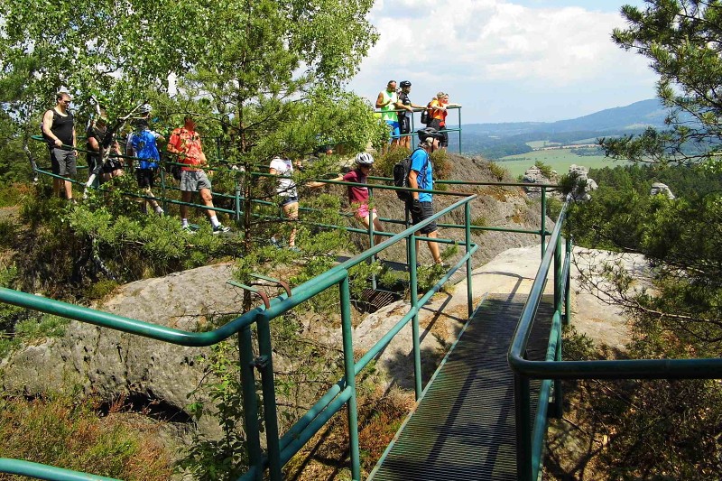 2.9.2018 Hrad Valdštein, veže a zámok Hrubá skála