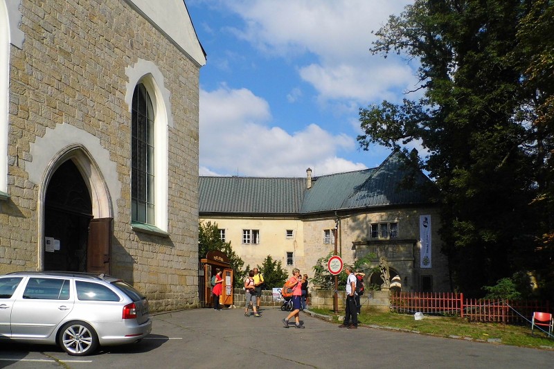 2.9.2018 Hrad Valdštein, veže a zámok Hrubá skála