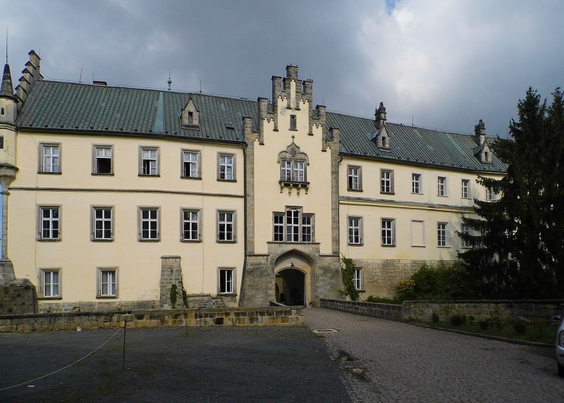2.9.2018 Hrad Valdštein, veže a zámok Hrubá skála
