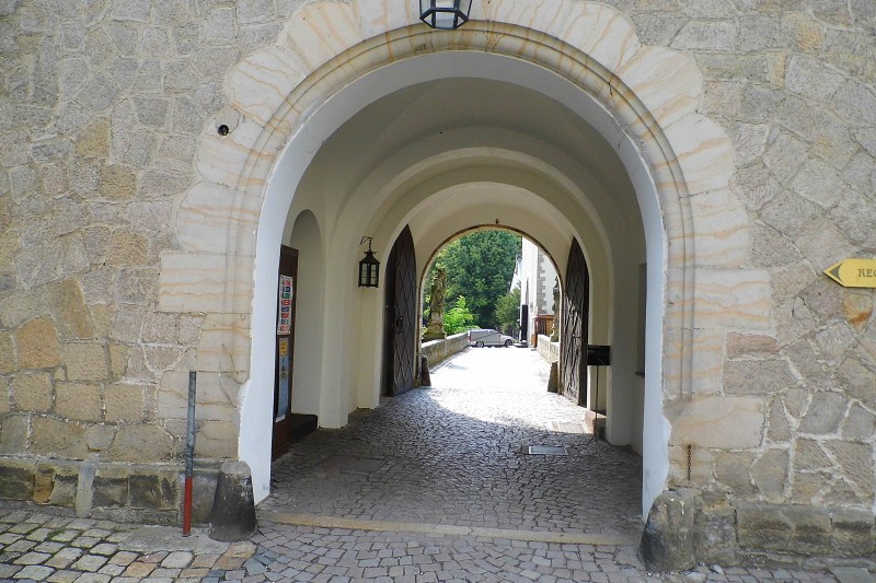 2.9.2018 Hrad Valdštein, veže a zámok Hrubá skála