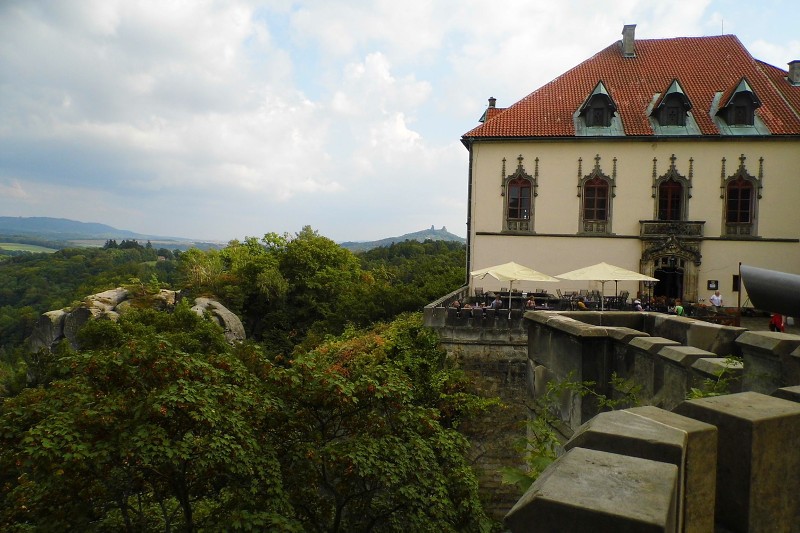 2.9.2018 Hrad Valdštein, veže a zámok Hrubá skála