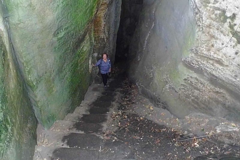 2.9.2018 Hrad Valdštein, veže a zámok Hrubá skála